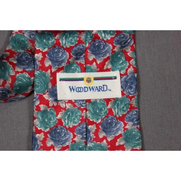 Vintage Woodward Floral Red Silk Tie Handmade Necktie 3.5" Wide - Picture 2 of 5